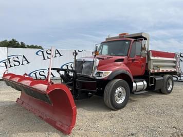 Main image International 7400