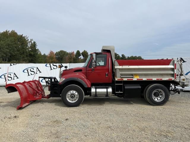 Image of International 7400 equipment image 1