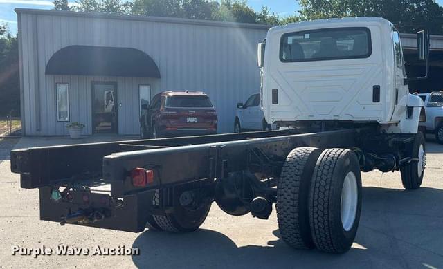 Image of International 7400 equipment image 4