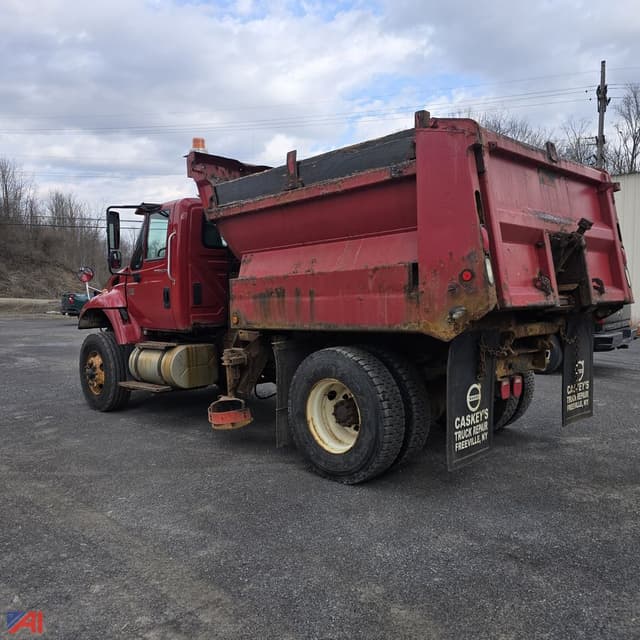 Image of International 7500 equipment image 1