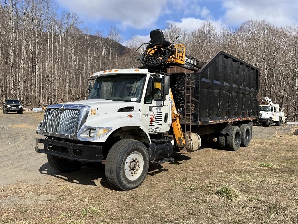 2005 International 7500 Equipment Image0