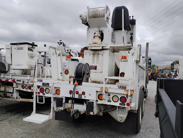 Image of International 7600 equipment image 3