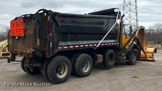 Image of International 7600 equipment image 4