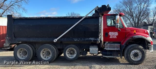 Image of International 7600 equipment image 3