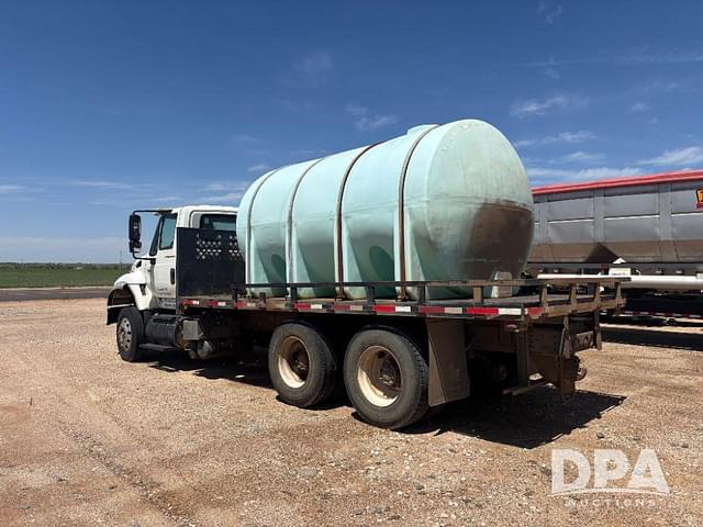 Image of International 7600 equipment image 3