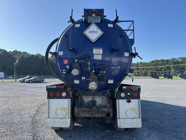 Image of International 8600 equipment image 4