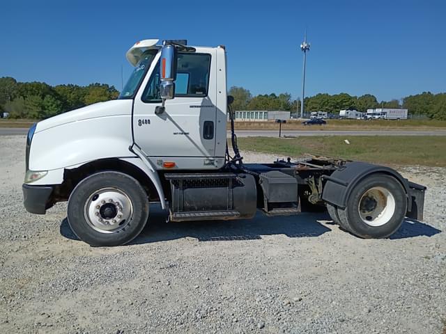 Image of International 8600 equipment image 2