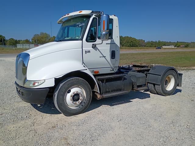 Image of International 8600 equipment image 1