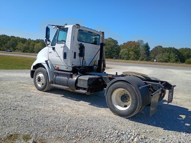 Image of International 8600 equipment image 4