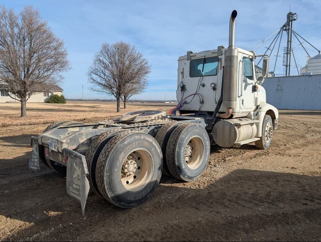 Image of International 9200i equipment image 4