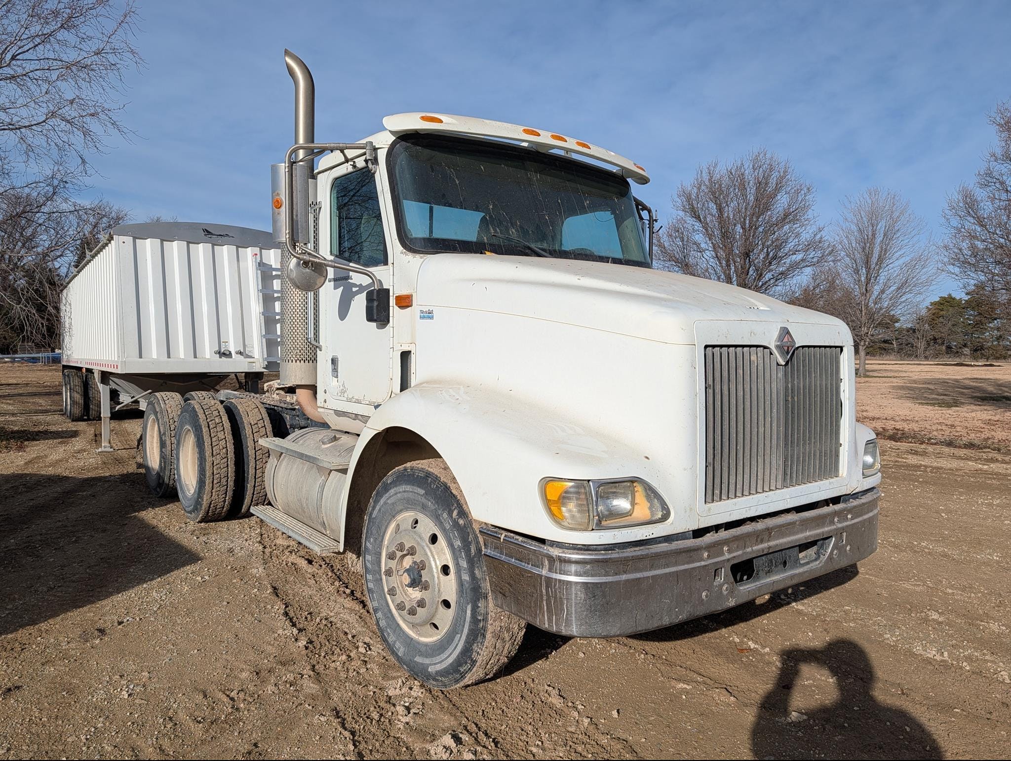 2005 International 9200i Equipment Image0