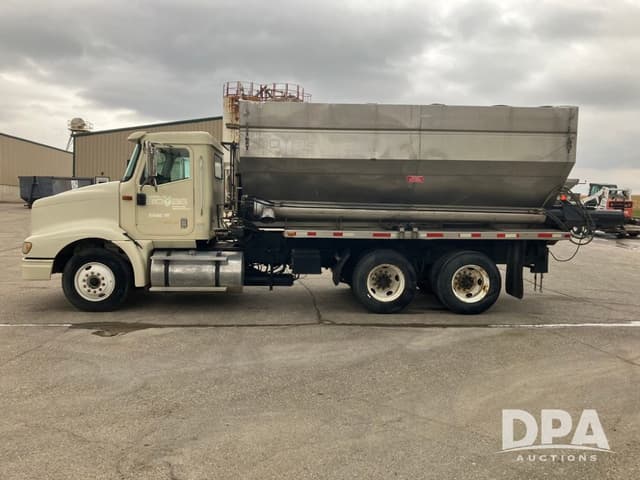 Image of International 9200 equipment image 3