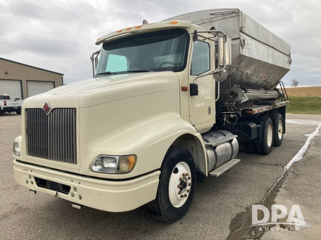 Image of International 9200 equipment image 2