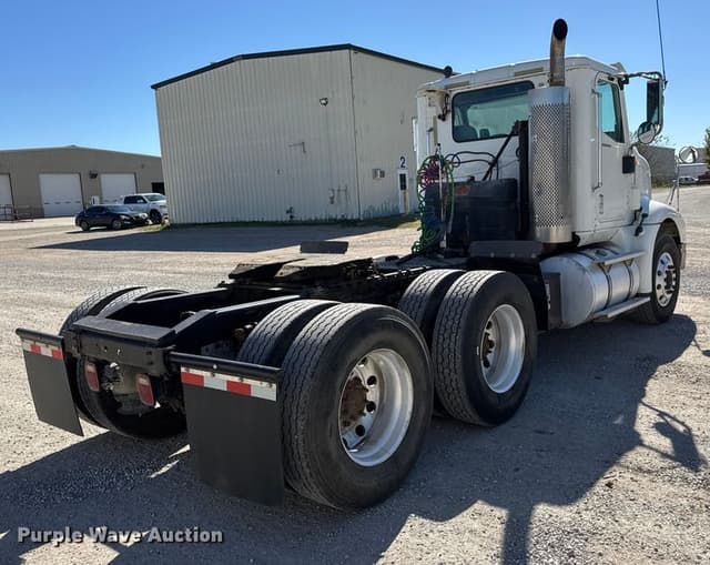 Image of International 9200i equipment image 4