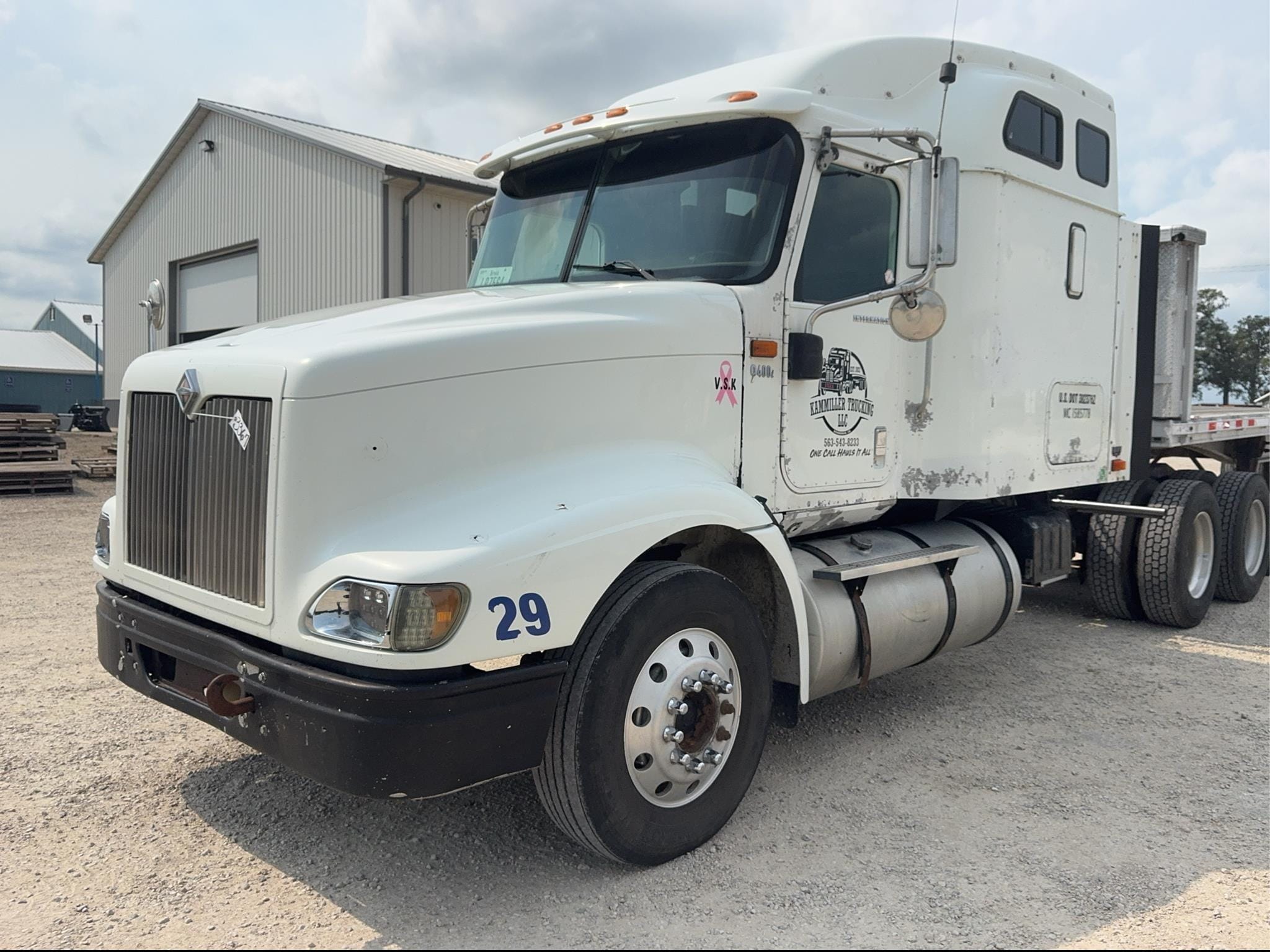 2005 International 9400 Equipment Image0