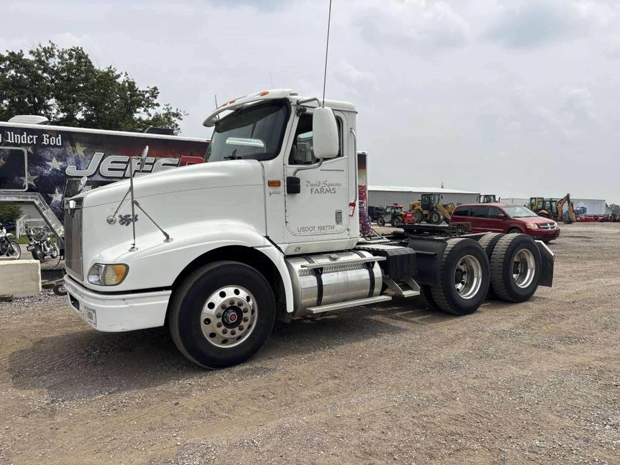 2005 International 9400i Equipment Image0