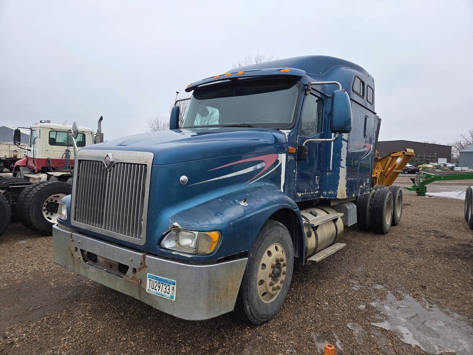 2005 International 9400i Equipment Image0