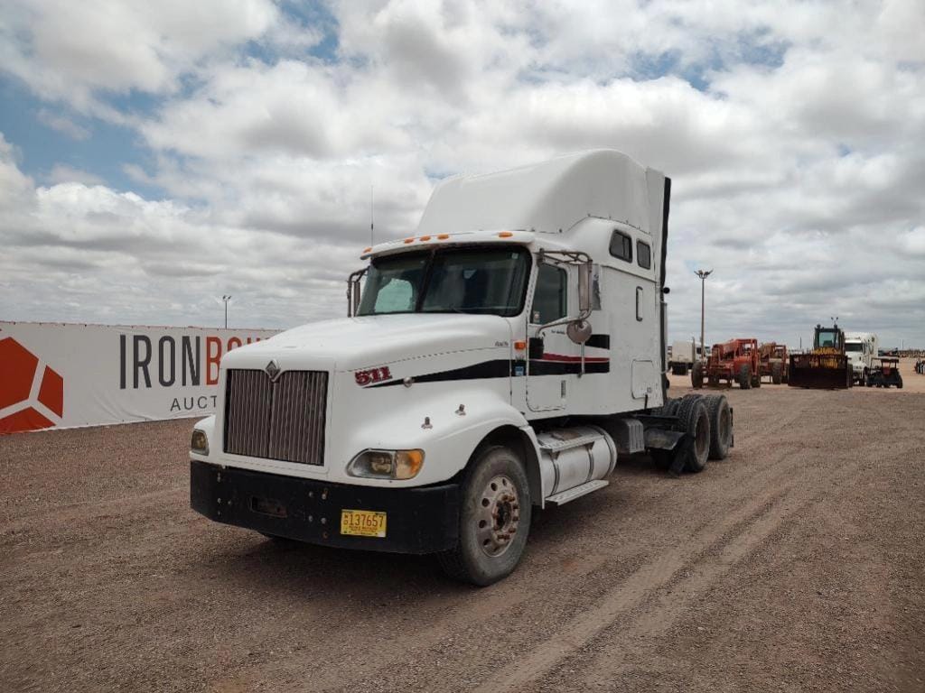 2005 International 9400i Equipment Image0