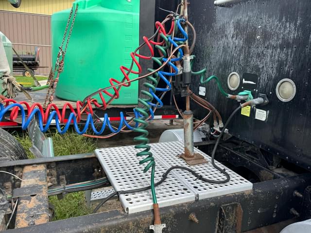 Image of International 9900I equipment image 2