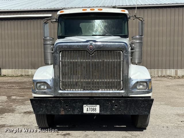 Image of International 9900I equipment image 1