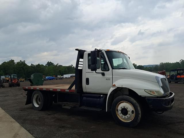 Image of International Durastar 4300 equipment image 1