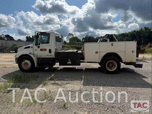 Image of International Durastar 4300 equipment image 1
