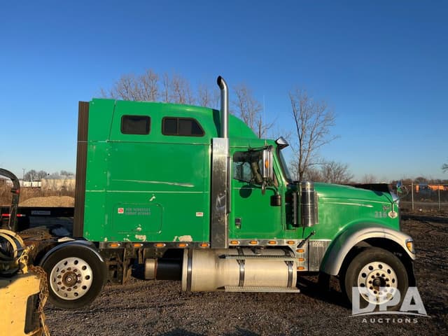 Image of International 9900IX equipment image 4