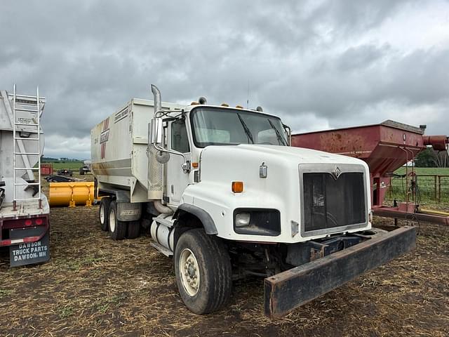 Image of International Paystar 5600I equipment image 1
