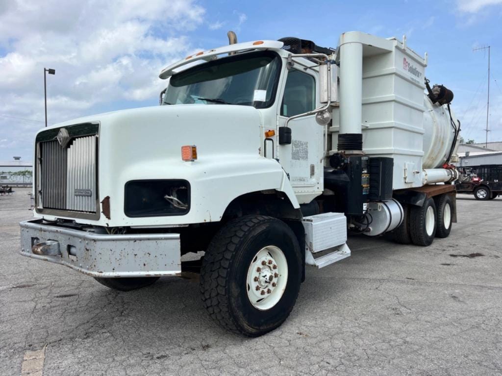 2005 International Paystar 5600I Equipment Image0