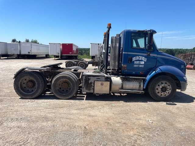 Image of International 8600 equipment image 3