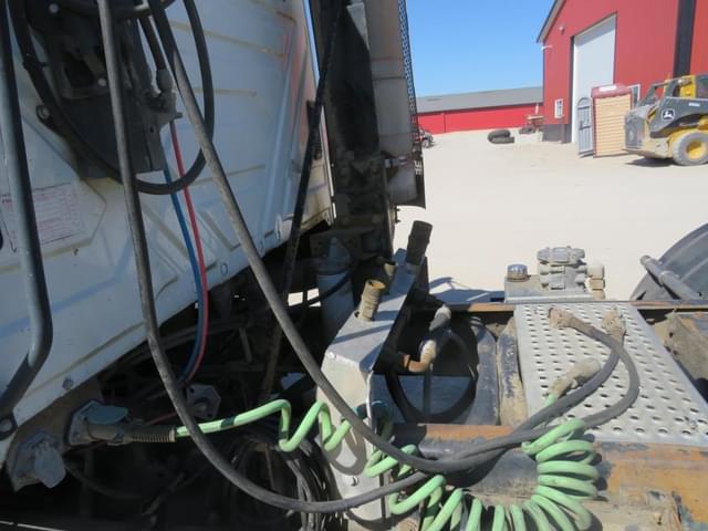 Image of International  Transtar 8600 equipment image 4