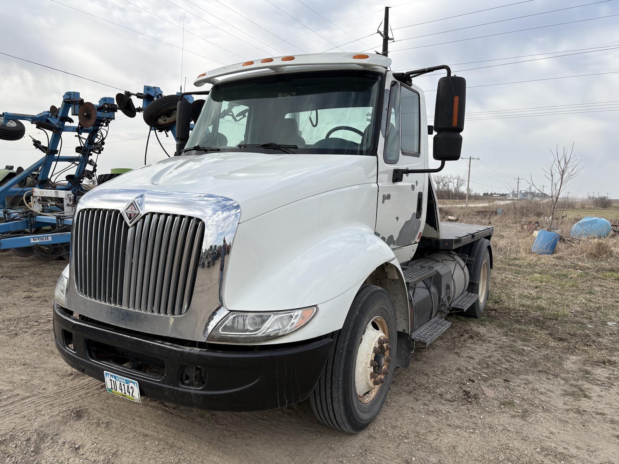2005 International  Transtar 8600 Equipment Image0