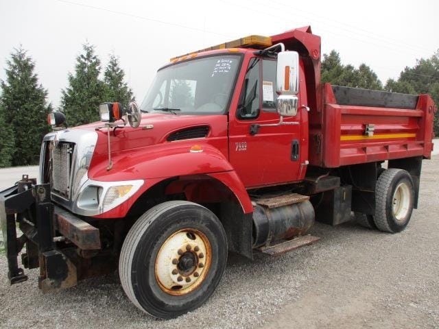 2005 International Workstar 7400 Equipment Image0