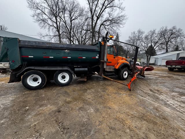 Image of International WorkStar 7600 equipment image 2