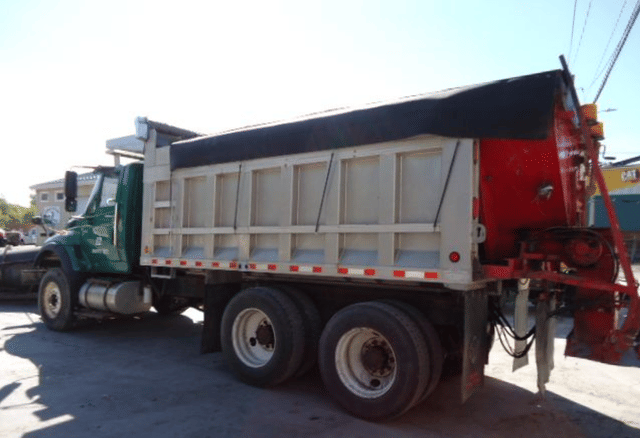 Image of International WorkStar 7600 equipment image 3