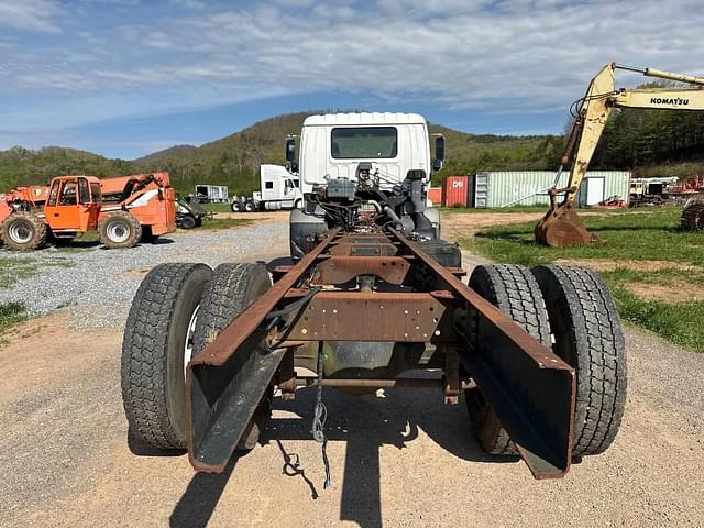 Image of Isuzu FTR equipment image 3