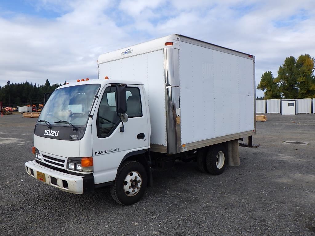 Image of Isuzu NPR Primary image