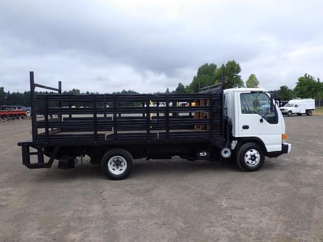 Image of Isuzu NPR equipment image 2