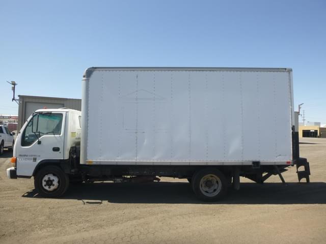 Image of Isuzu NPR equipment image 4
