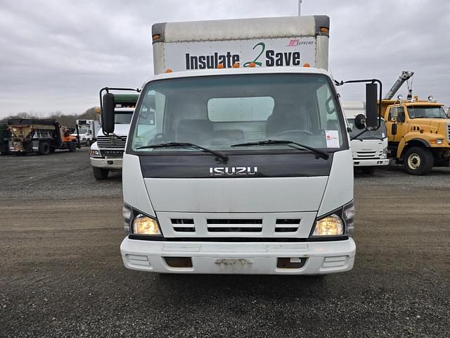 Image of Isuzu NPR-HD equipment image 1