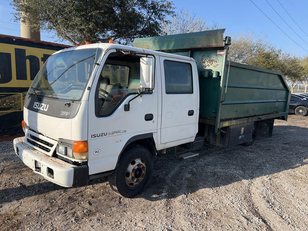 Image of Isuzu NPR Primary image