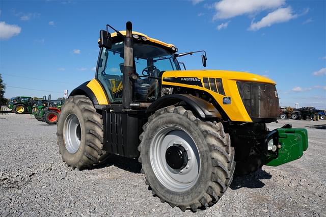 Image of JCB Fastrac 8250 equipment image 1