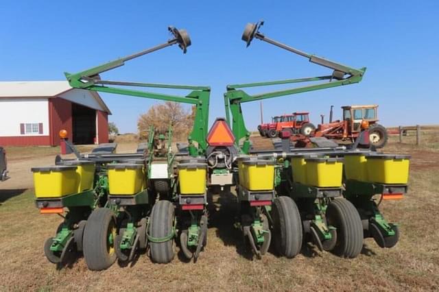 Image of John Deere 1760 equipment image 2