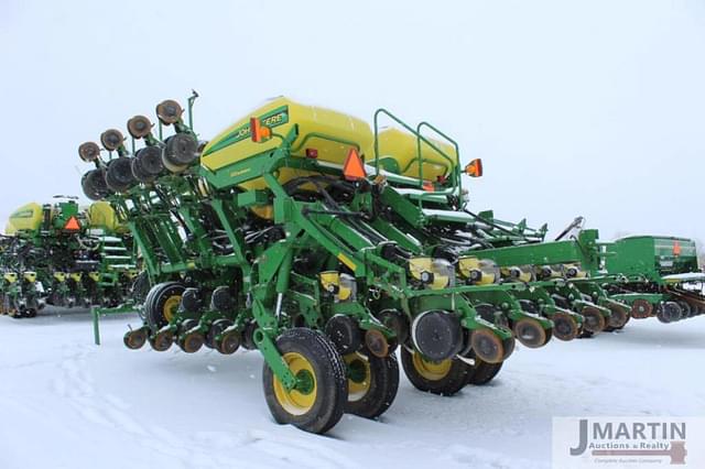 Image of John Deere 1790 equipment image 3