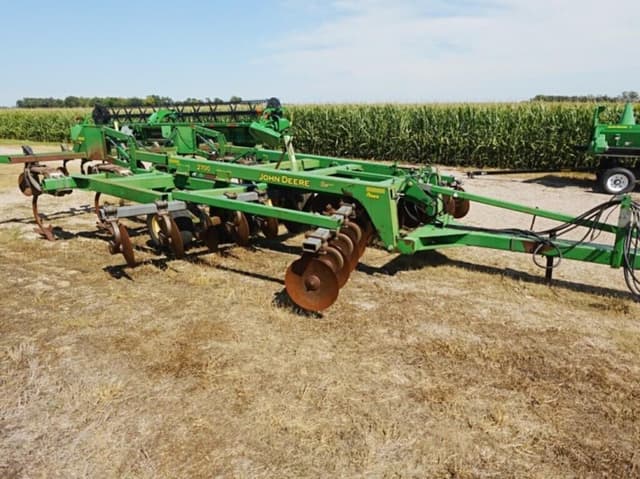 Image of John Deere 2700 equipment image 2