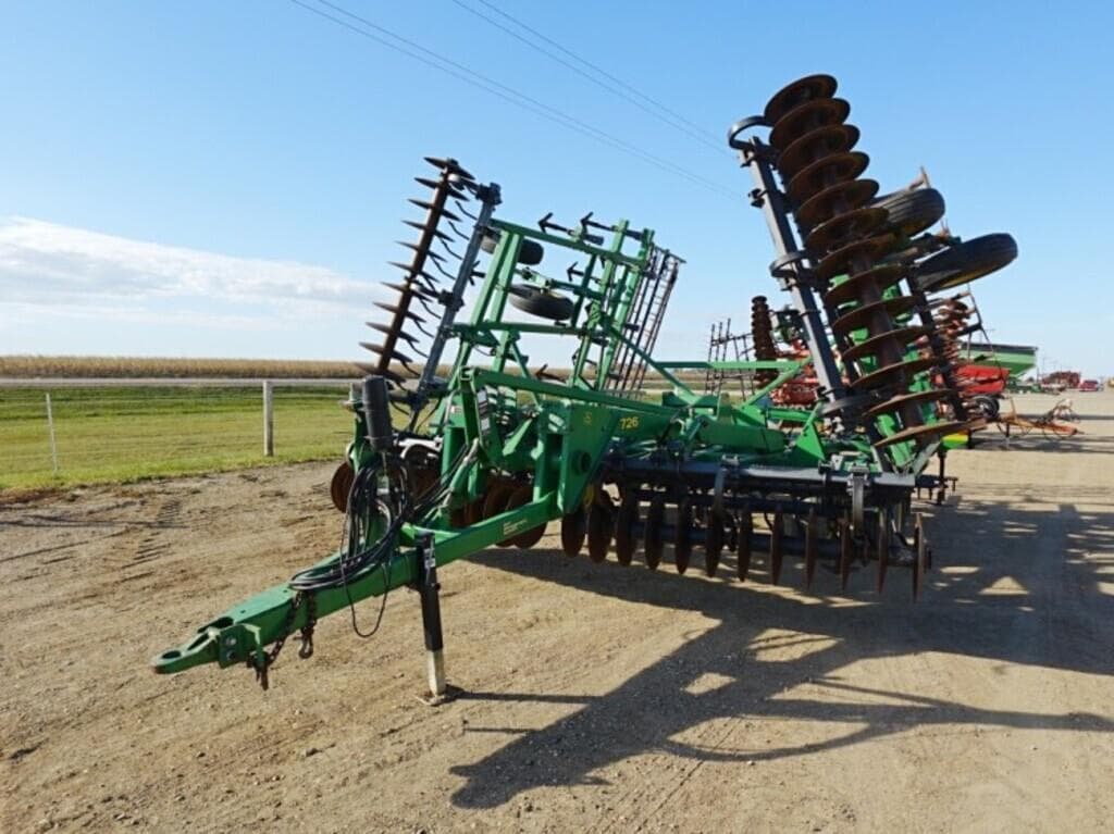 Image of John Deere 726 Primary image