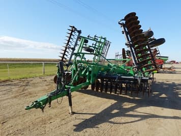 Main image John Deere 726