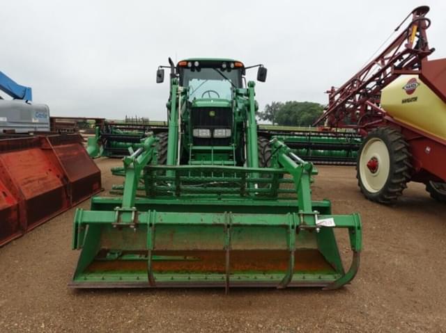 Image of John Deere 7420 equipment image 2