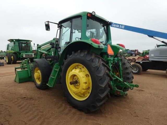 Image of John Deere 7420 equipment image 4