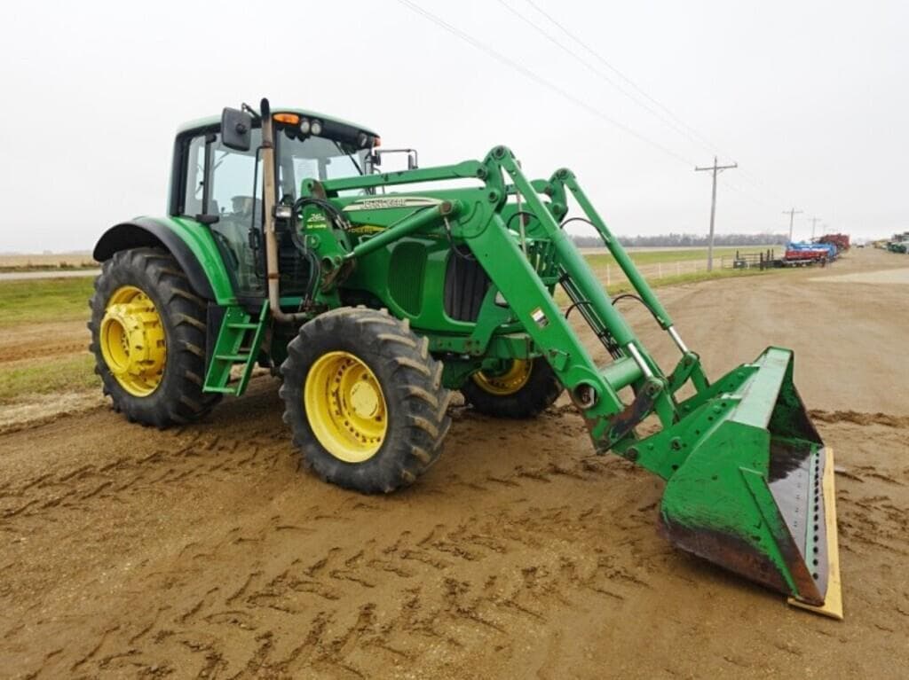 Image of John Deere 7420 Primary image